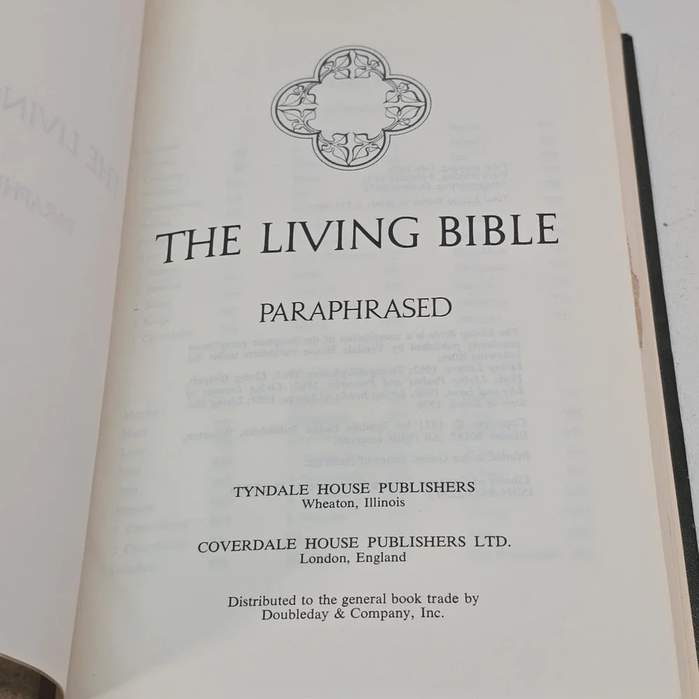 The‎ Living Bible Paraphrased Tyndale Hardcover